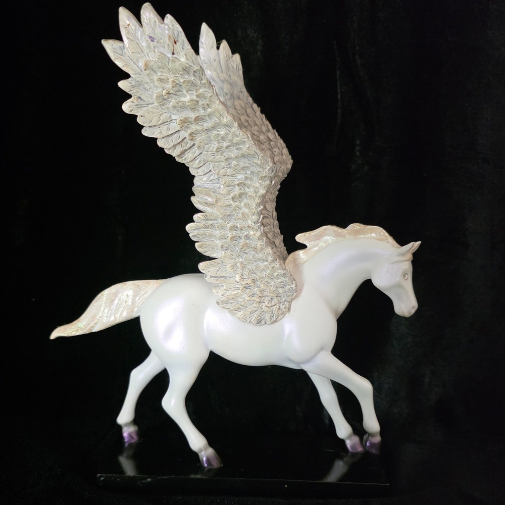 Trail of Painted Ponies Silver Lining Pegasus Figurine 12219 Star Liana York '06